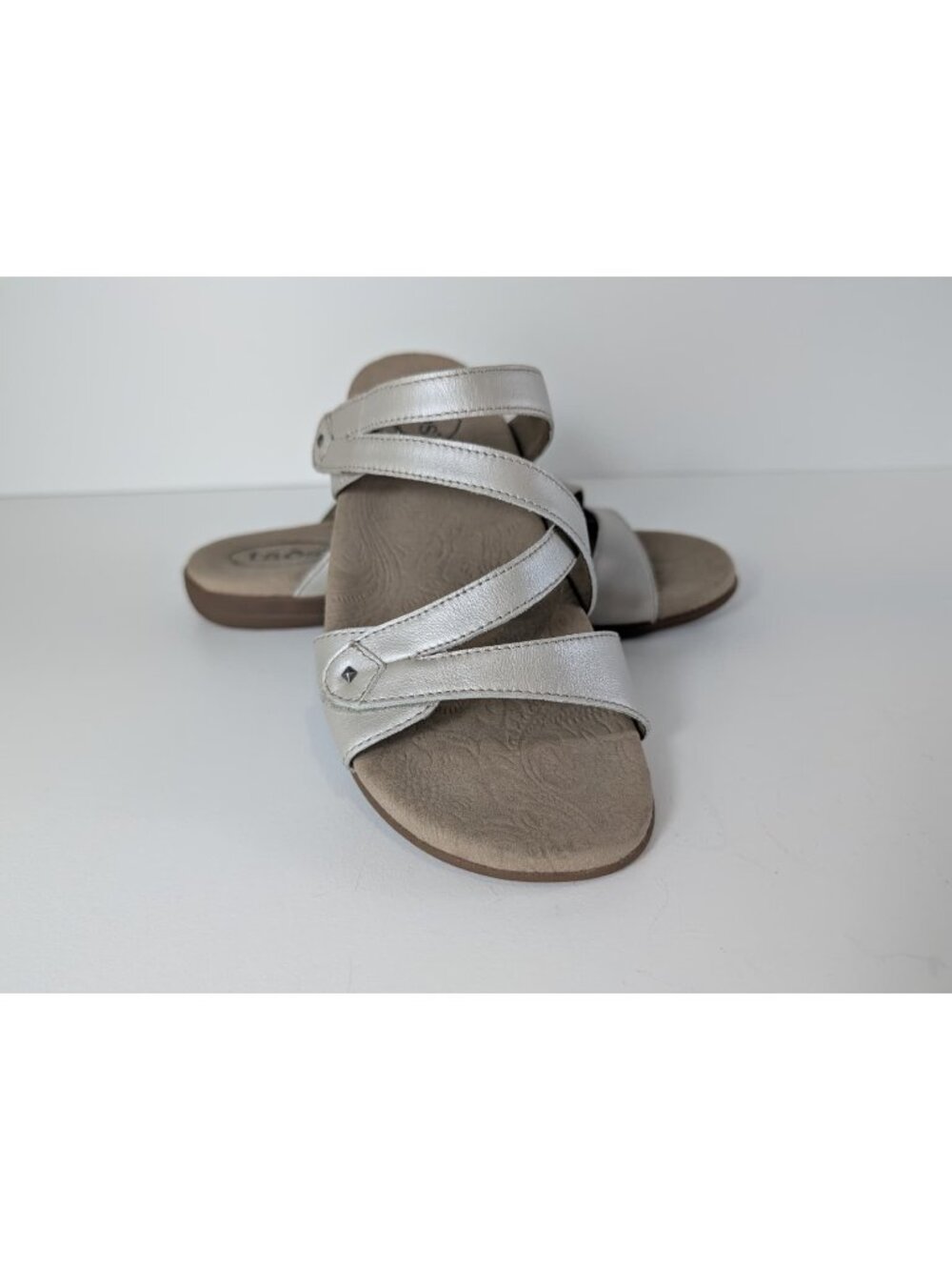 Taos Womens Leather Strappy Sandals Size 8 Silver Comfortable Slip-On Slides